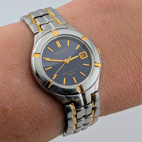 Seiko 7N82-0AG0 Blue Sunburst Two Tone Date Quartz Watch 50M main image 9